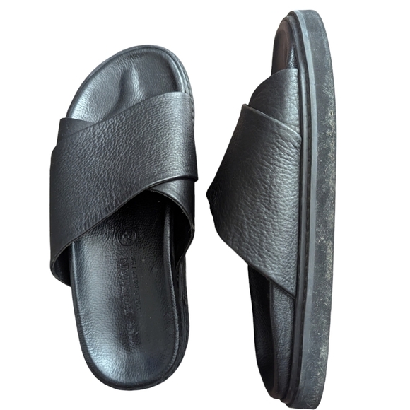 Crisscross Leather Sandals - Picture 4 of 10